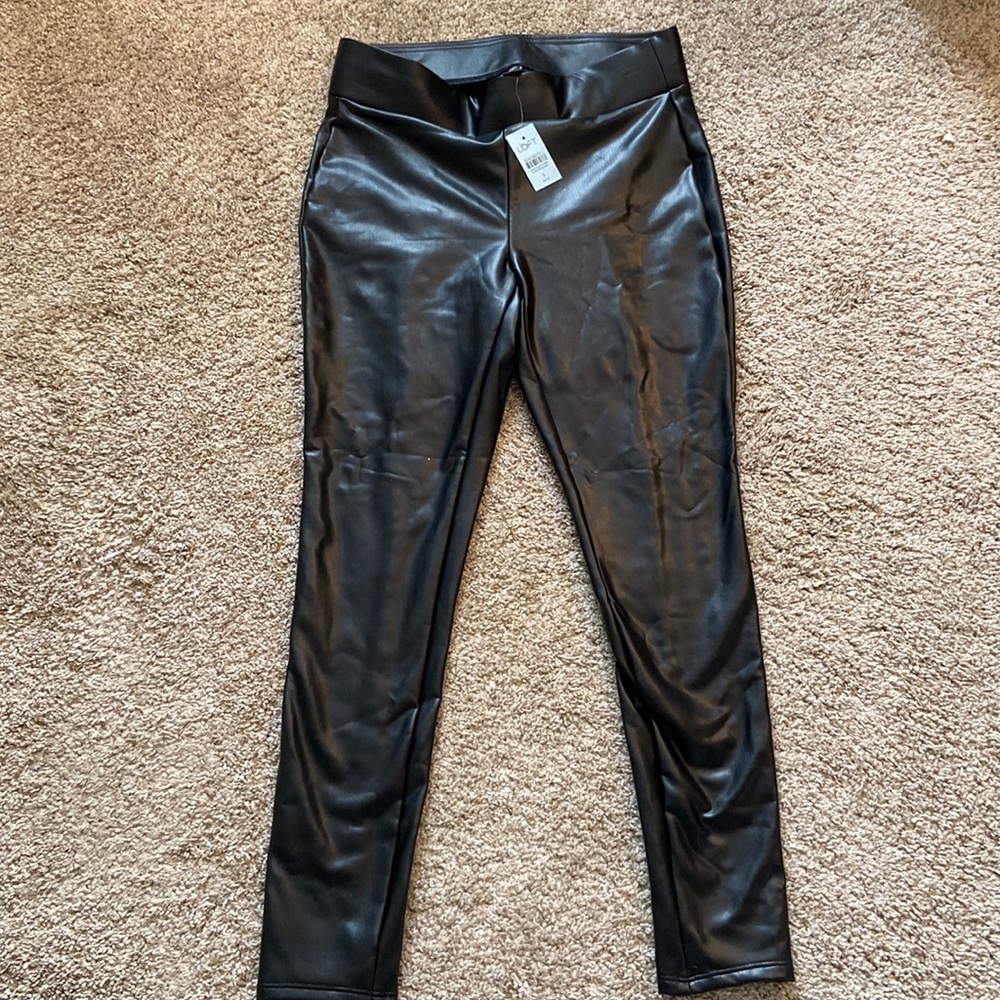 ✨Loft SP Faux Leather Skinny Pants